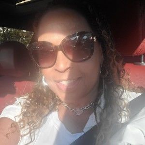 Meet your Posher, Desiree